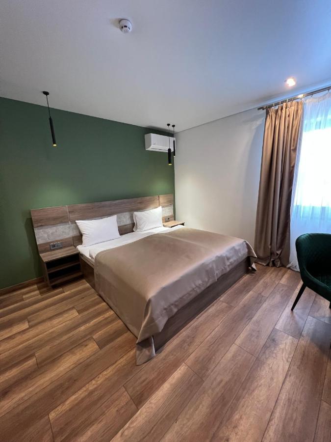 Loft wood Hotel Moekatsjeve Buitenkant foto