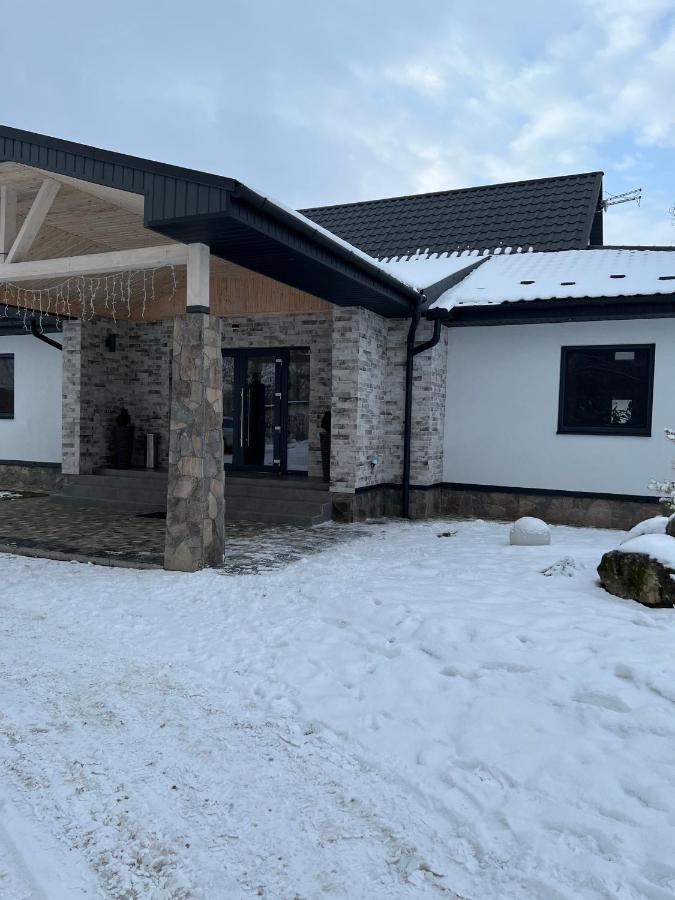 Loft wood Hotel Moekatsjeve Buitenkant foto