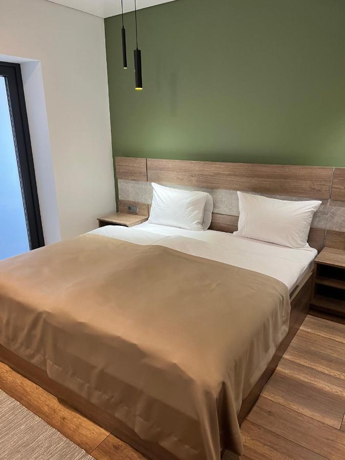 Loft wood Hotel Moekatsjeve Buitenkant foto