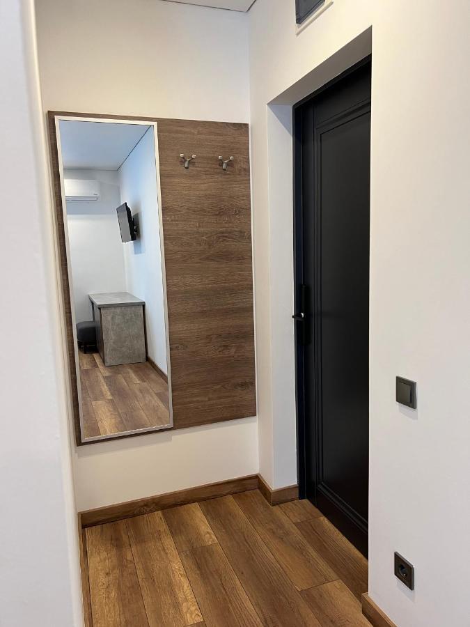Loft wood Hotel Moekatsjeve Buitenkant foto