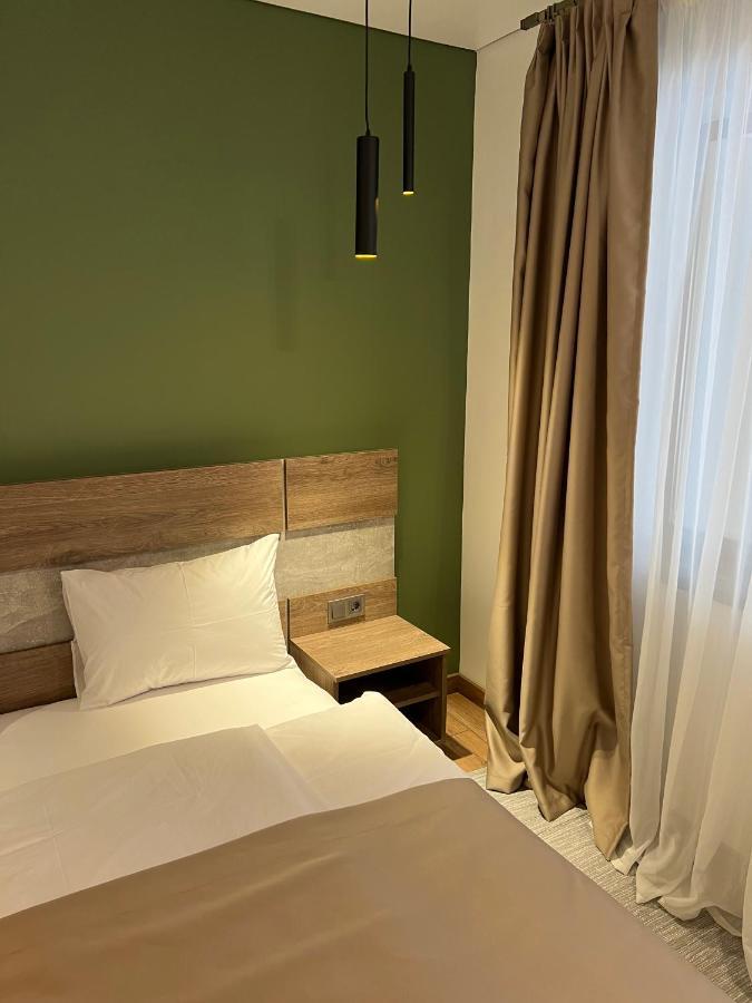 Loft wood Hotel Moekatsjeve Buitenkant foto