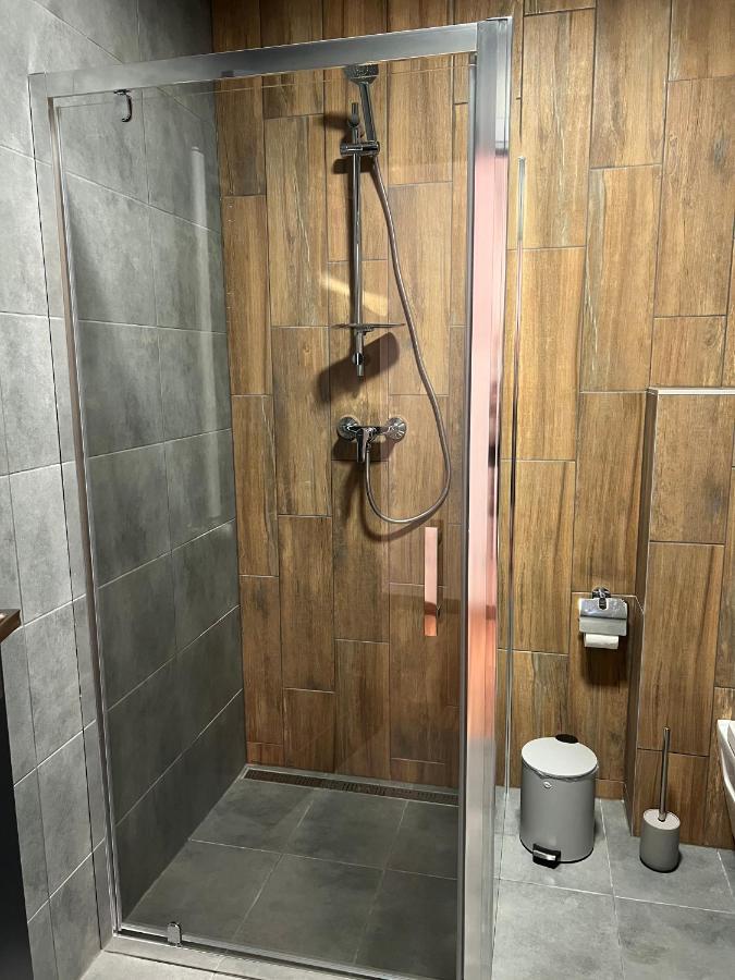Loft wood Hotel Moekatsjeve Buitenkant foto